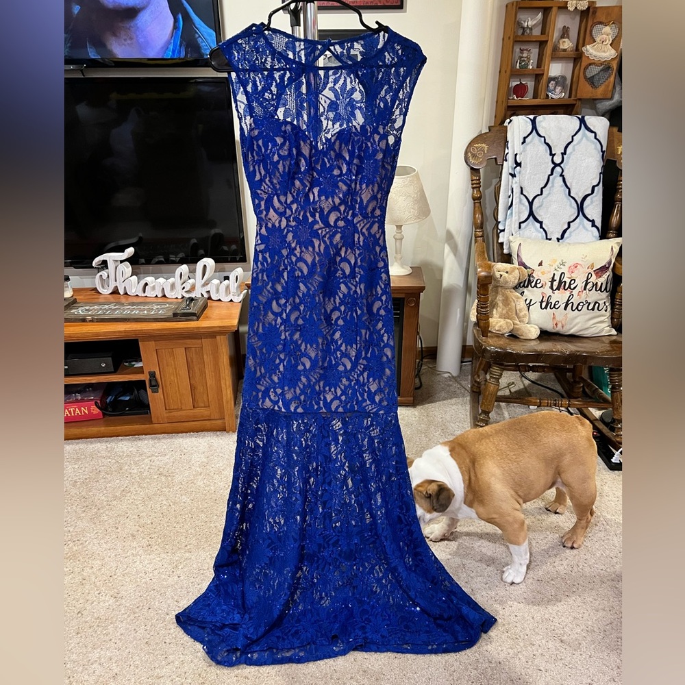 Hailey Logan by Adrianna Papell formal dress